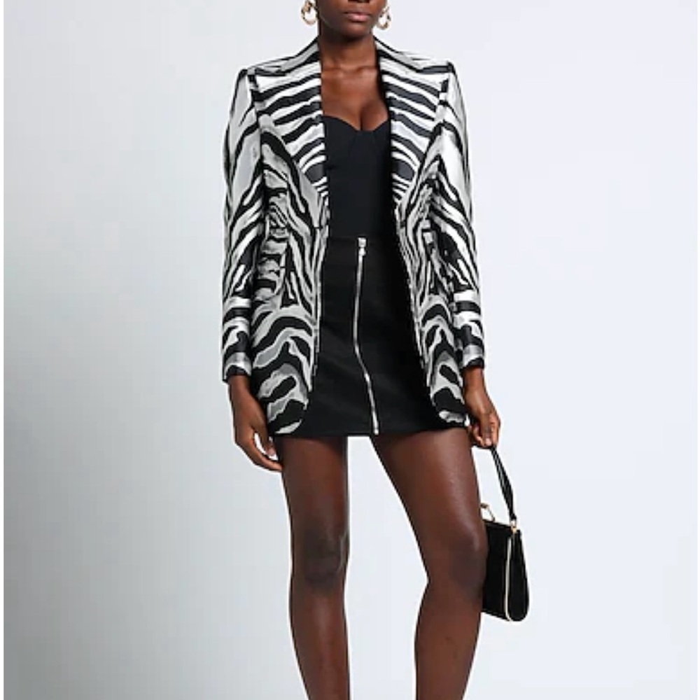 DOLCE & GABBANA
zebra-print lamé jacquard blazer Like New